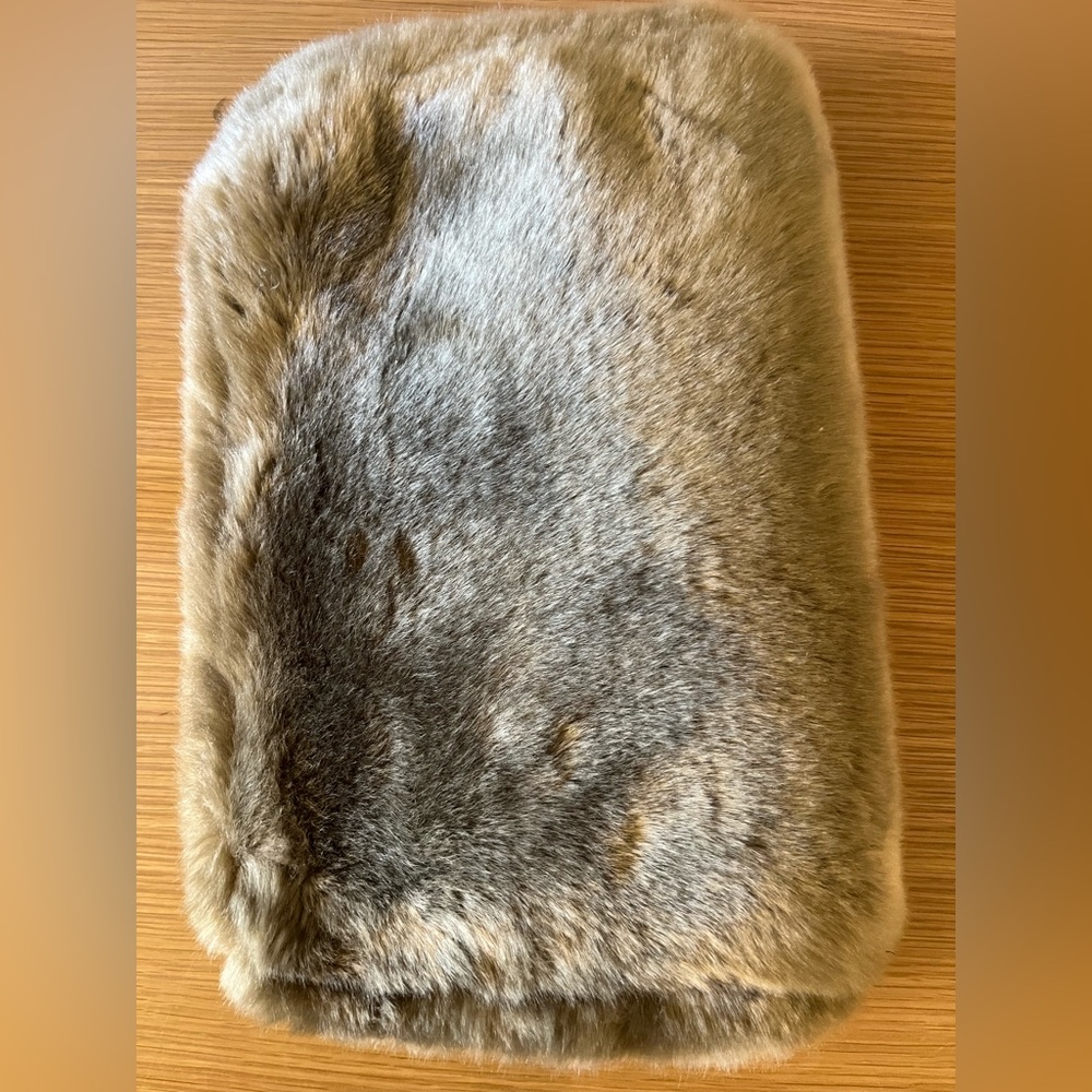 furry clutch, great condition, used once